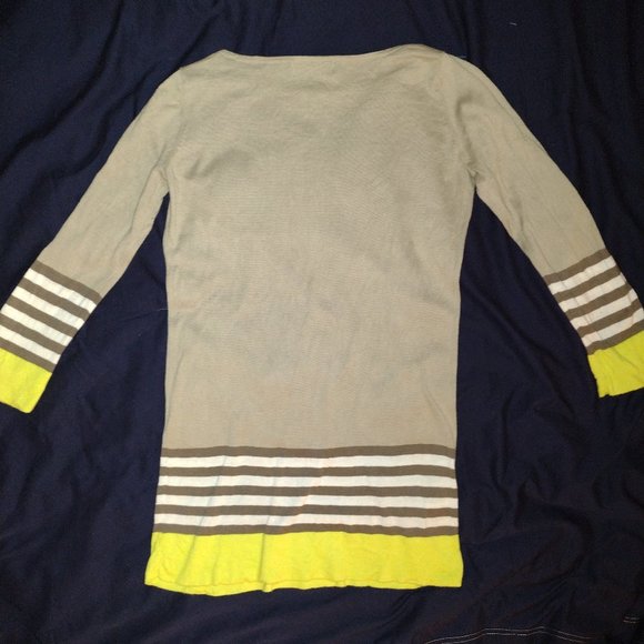 Outback Red Sweater - Picture 2 of 5